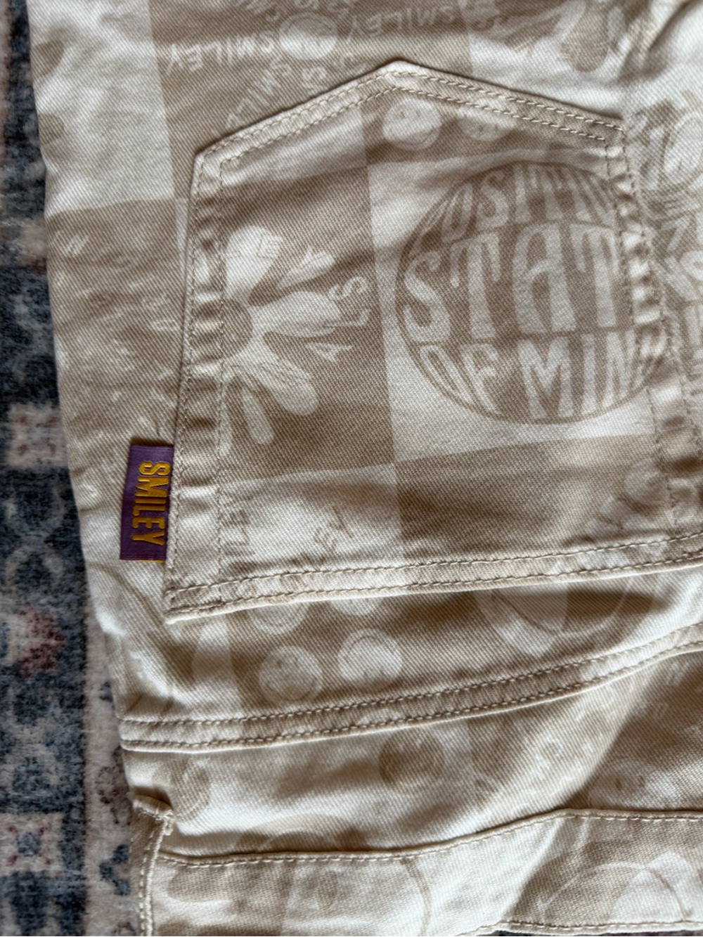 H&MX SMILEY Collab Limited
Edition Smiley Happy Face Patterned Wide Leg Jeans - Picture 9 of 11